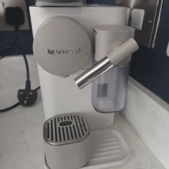 Delonghi Nespresso Lattissima One