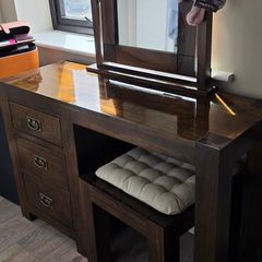 dressing table