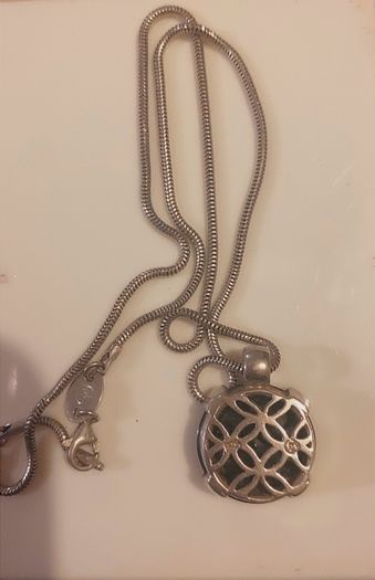 Magnolia silver necklace