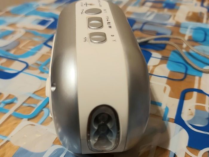 Self Powered Emergency Radio FM/AM Japan, as new.