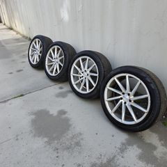 20" 5x112 Vossen , 4x Like New Tyres .