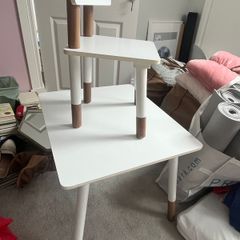 Toddler Table and 2 chairs