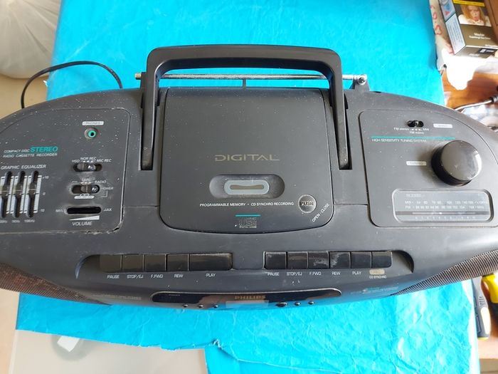 Philips AZ8349 Boombox Stereo Radio Twin Tape Decks CD Player Ghetto Blaster, in very good condition