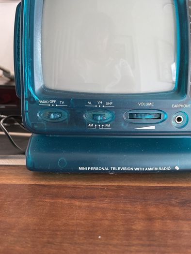 jWIN personal tv with am/fm radio