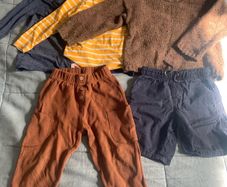 Boys/ gender neutral clothes bundle- age 4-5