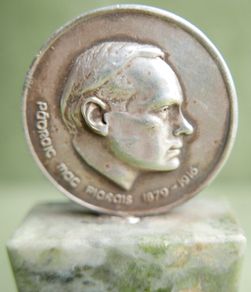 Padraic Mac Piarais, silver commemorative medal, Dublin, 1979
