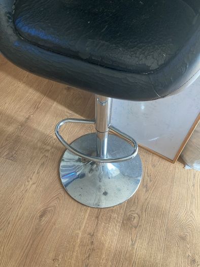 bar stool