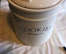 Cookie jar