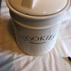 Cookie jar