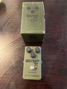 Big muff fuzz pedal green Russian