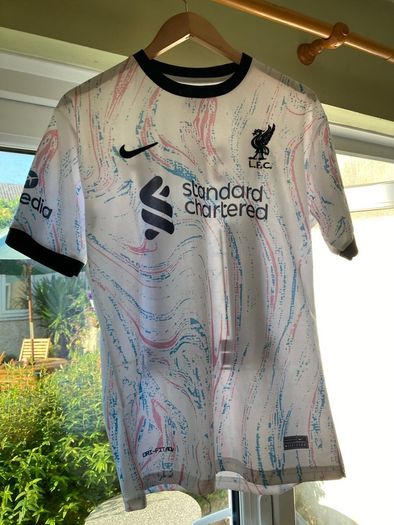 Liverpool Jersey uk size m