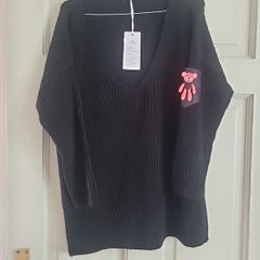 jumper,v neck