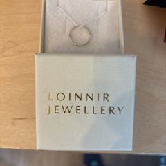 Loinnir Jewellery Silver pendant necklace