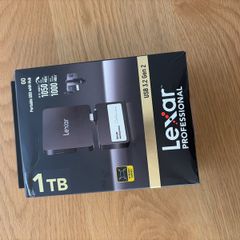 Lexar SL400 1TB Professional GO Portable SSD with Hub
