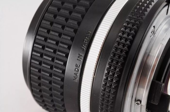 Nikon Ai-s Ais Nikkor 24mm f/2.8 MF (Mint)