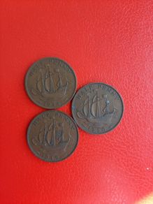 3 British Halfpennies in Sequence