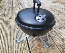 BBQ grill with dome