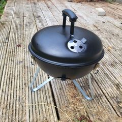 BBQ grill with dome