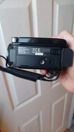 Sony Handycam HDR-PJ200E Camcorder Video Camera