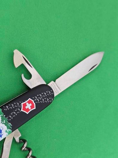 Vibtage Rare Collectable Discontinued Victorinox Mountain Bike Model without the kit 91mm Swiss Army Knife 1990s