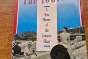 The Tourist. Dean MacCannell. A new theory of the leisure class.