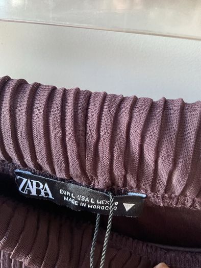 trousers Bnwt Zara size large pleated wide leg trousers plum shade