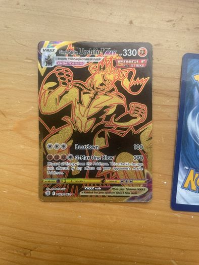 Cinderace Vmax whit  free counterfeit card