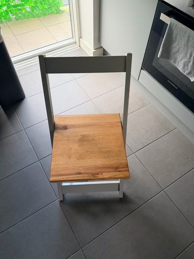 Set of 4 Folding Wooden Dining Chairs Like New / Never Used