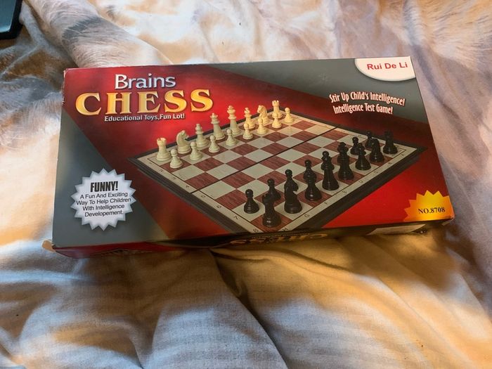 Boxed Magnetic foldable Chess set