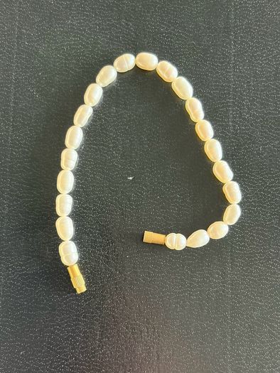 pearls bracelet