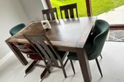 Extendable Dining Table and 6 chairs
