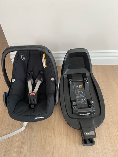 Maxi Cosi Pebble Pro Car seat and ISO Fix base