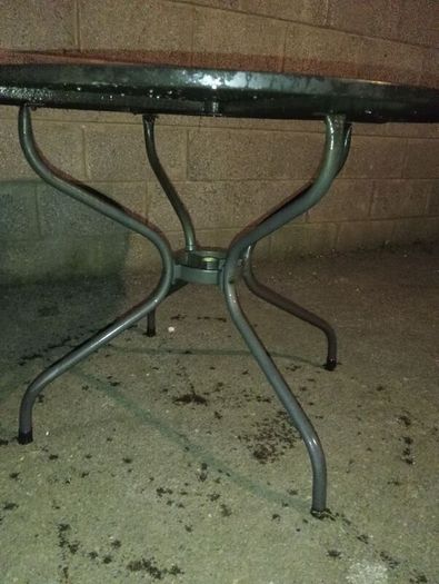 Mesh round garden table
