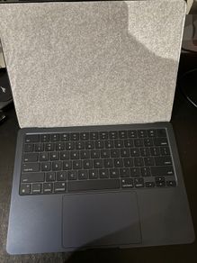 13 Inch Apple M2 Macbook AIR. Midnight Blue, 16/256 GB. Like new condition