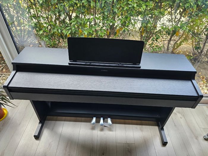 Yamaha Digital Piano - Arius YDP-165