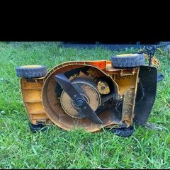 Electric lawnmower in excellent working condition got this on adverts its too small my lawn