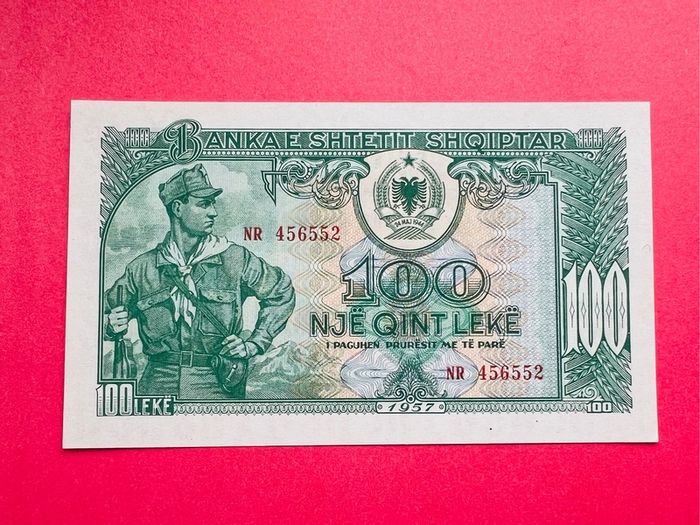 Albania  100 LEKE   1957  Pick  30a  ( Uncirculated )