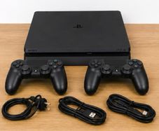PS4 Slim, controllers & games