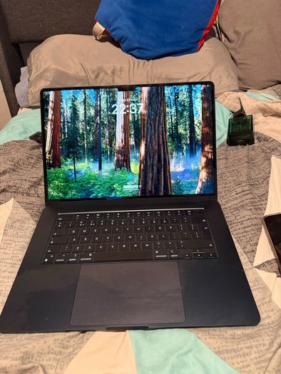 Macbook