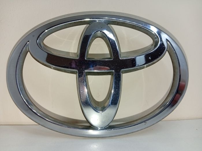 Genuine TOYOTA Radiator Grille Badge Emblem 75311-05030