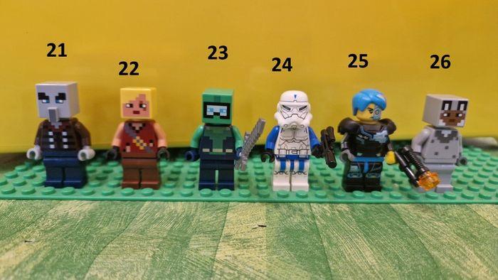 LEGO - various minifigs Minecraft / Marvel / Ninjago / Friends