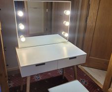 Vanity table bedroom
