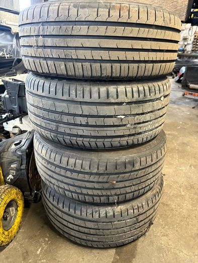 BMW F30 18" wheels and tyres