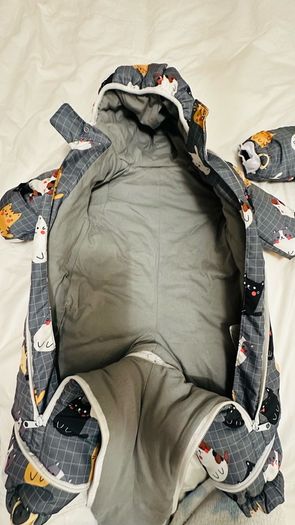 Super Thick Baby Snow Suits x2. Size 0-12 months convertible