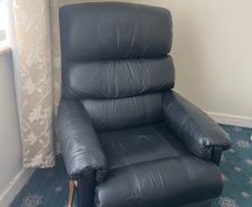 Black leather lazy boy