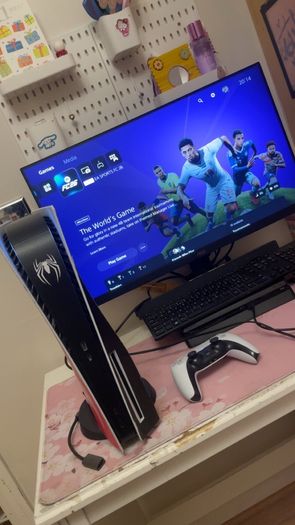 Playstation 5, Mint Condition, Spiderman 2 Limited Edition.