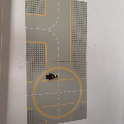 classic space road plates and black spaceman figure