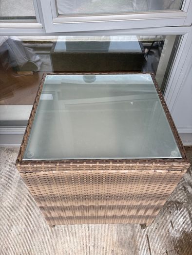 Outdoor table and chairs