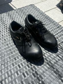 Golf shoes