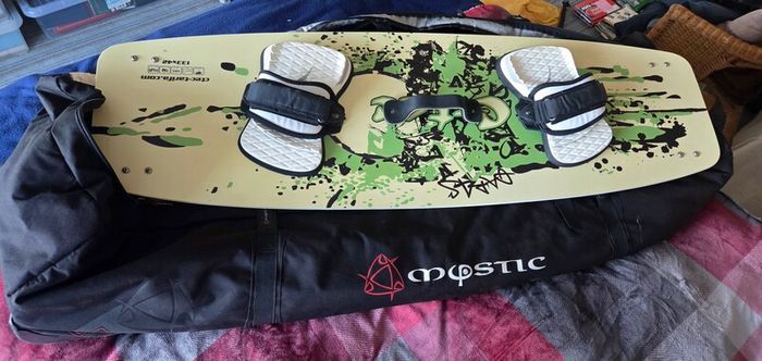 Kitesurf Travel Bag. MYSTIC brand. Very good condition. with wheels